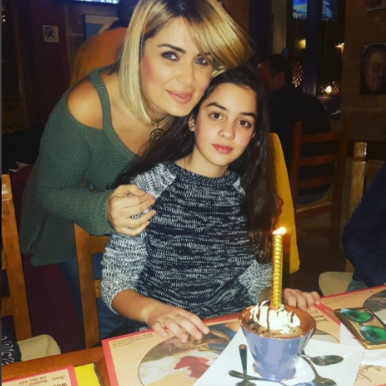 سابين نحاس مع ابنتها