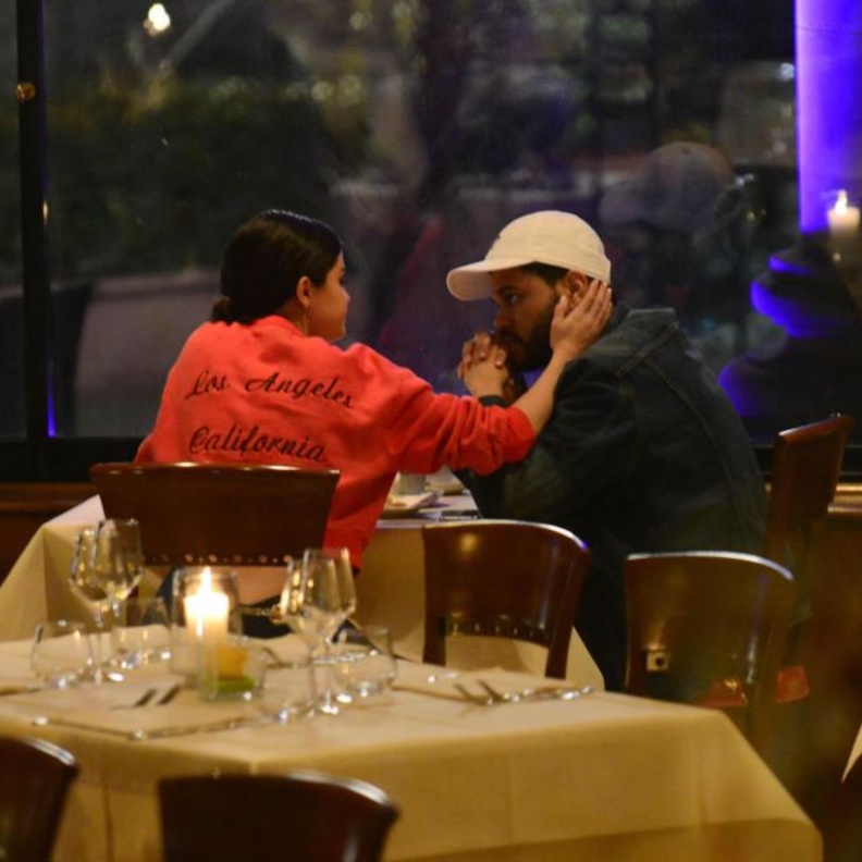 سيلينا جوميز و  The Weekend