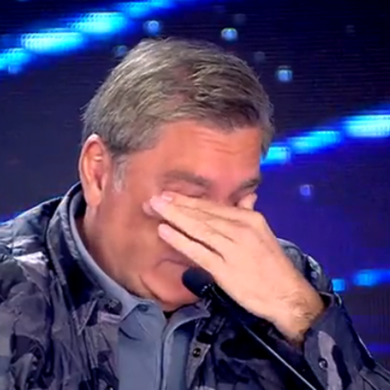 دموع علي جابر بسبب عازف كويتي 