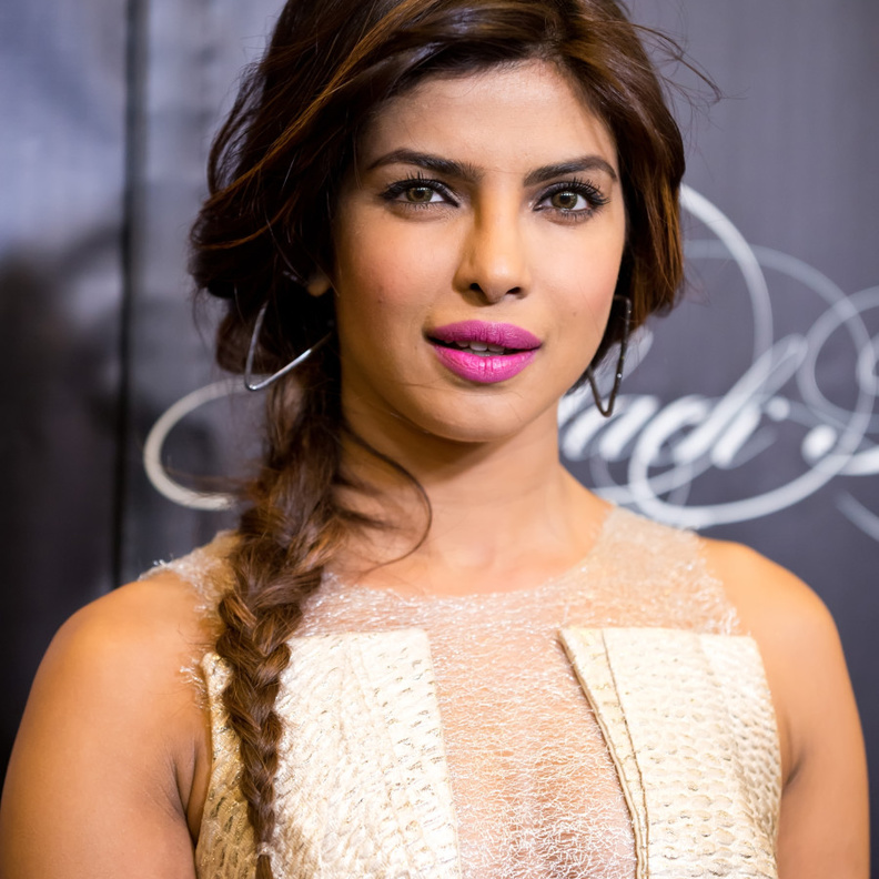 اشواريا راي قبل وبعد المكياج