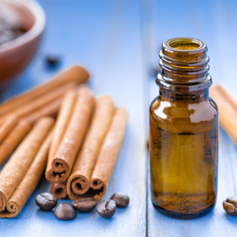 فوائد صحية و جمالية لزيت القرفة