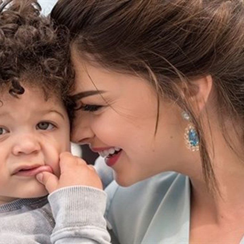 بيلين كارهان وابنها