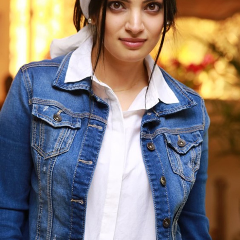 الفنانة السعودية يامور