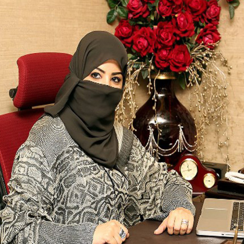 المصممة إلهام العوفي