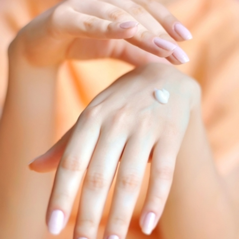 يدين ناعمتين