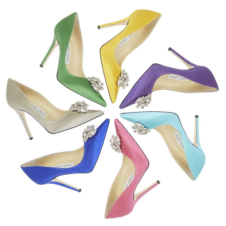 أحذية بأقمشة الساتان