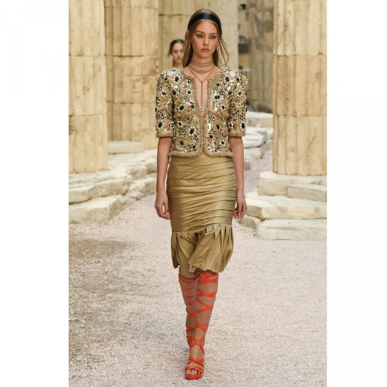 صندل صيفي جذاب من قماش السويد باللون الزهري الداكن