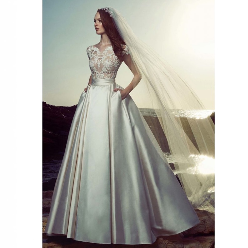 طرحات طويلة من مجموعة فساتين زفاف زهير مراد 2017 الربيعية