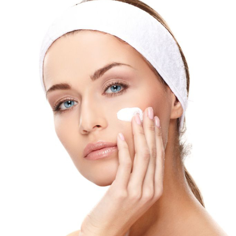 إذا كنت من صاحبات البشرة الجافة، جربي ماسك التفاخ