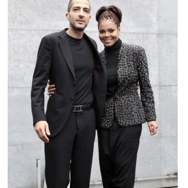 جانيت جاكسون في الحجاب برفقة زوجها الذي اختار ملابس رياضية كاجوال