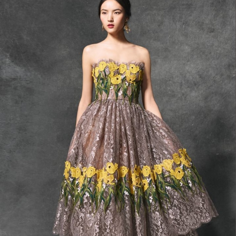 اخطفي الأنظار في خطوبتك في فستان من دولتشي غابانا