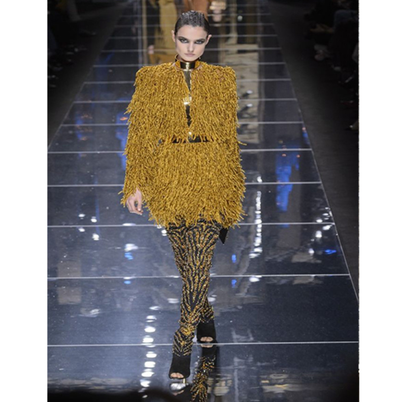 ازياء الخريف 2017‏ مع الشراشيب الملونة على الفستان من Marchesa 