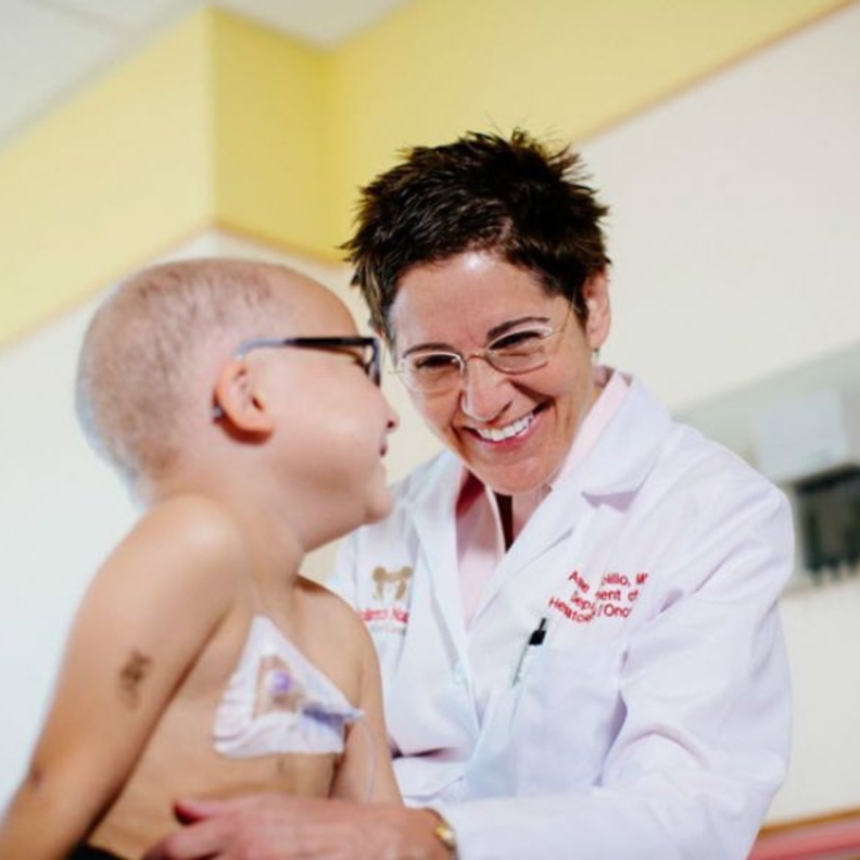 اسباب وأعراض مرض اللوكيميا عند الأطفال و طرق علاجه