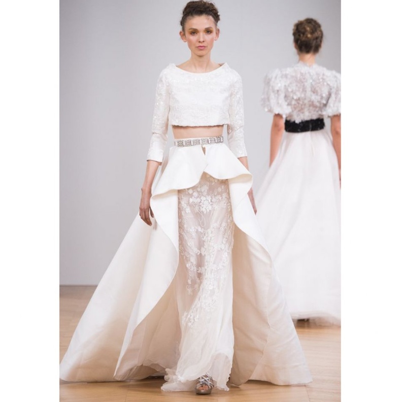 اطلالة تخطف الانظار باللون الابيض للعروس من مجموعة داني اطرش