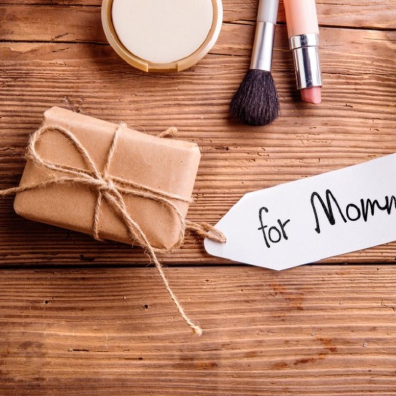 افكار هدايا عيد الام للعناية بجمالها