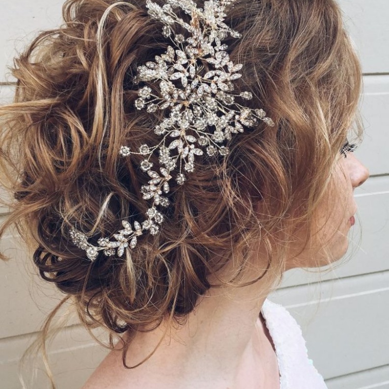 التاج الملكي من اوليانا استر يتوج تسريحة شعرك و إطلالتك في يومك الكبير