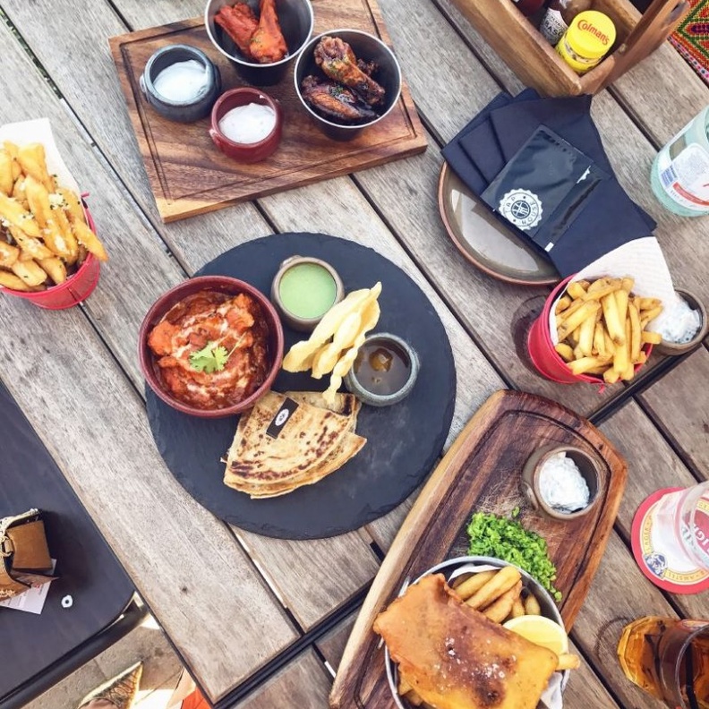 البرنش في مطعم The Tap House