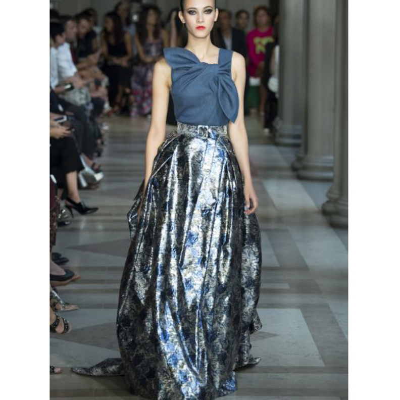 التنانير الماكسي المتطايرة مع التول