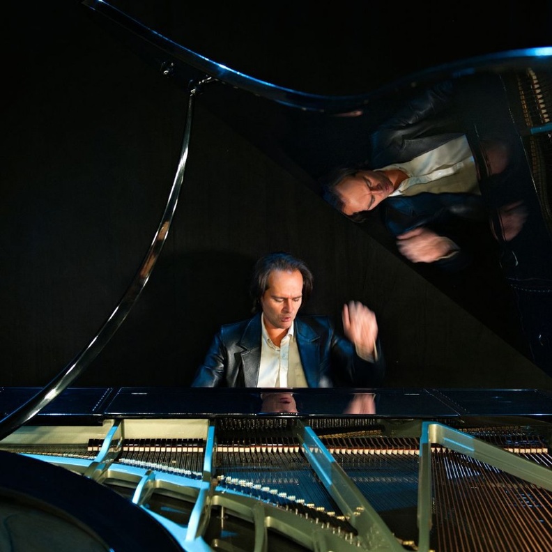 لعازف Gergely Bogany