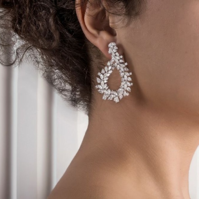 عروس بأقراط من ابراهيم زين