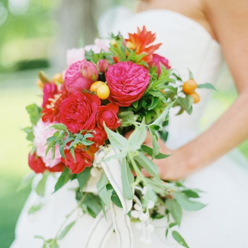 باقة زهور رائعة مستوحاة من الأجواء الاستوائية