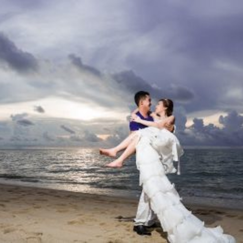 رومنسية زفافك بين أحضان الغروب