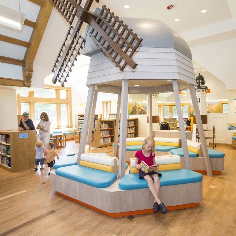 الإضاءة مهمة في تصميم مكتبات الأطفال في المذراس