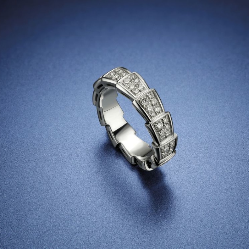 خاتم Serpenti Viper من Bvlgari.. إحتفاء مذهل بثنائية المشاعر والعواطف