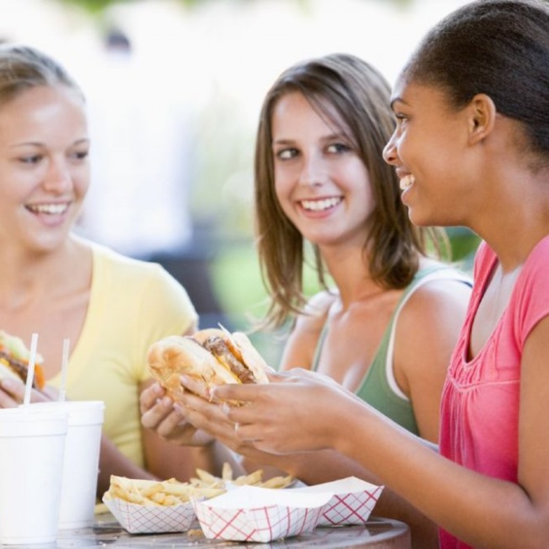 سوء التغذية في فترة الشباب يؤثر على الإصابة بالأمراض لاحقا