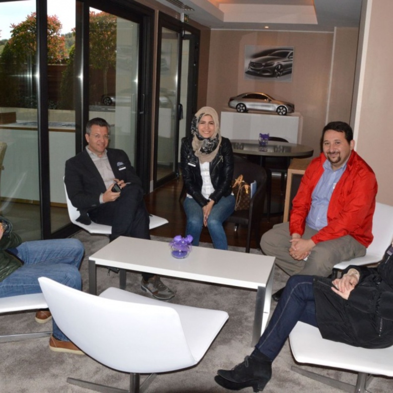 رفاهية وفخامة.