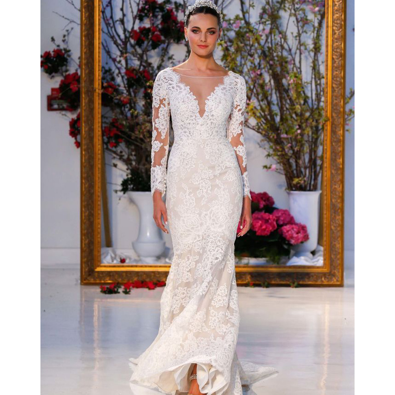 من Monique Lhuillier فستان زفاف ضيق مكشوف