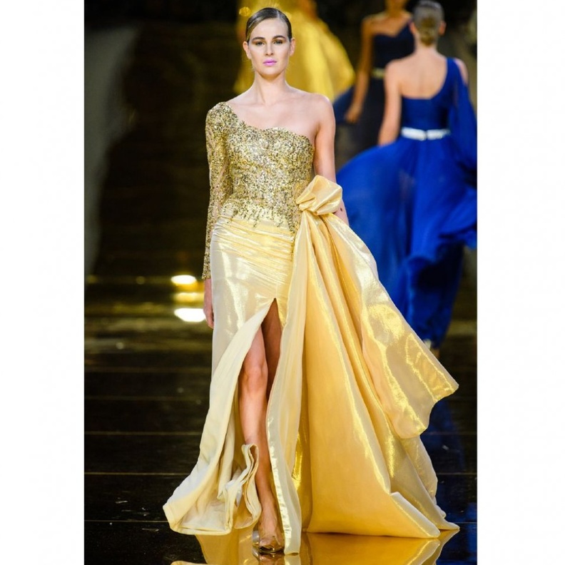 فستان من راني زاخم