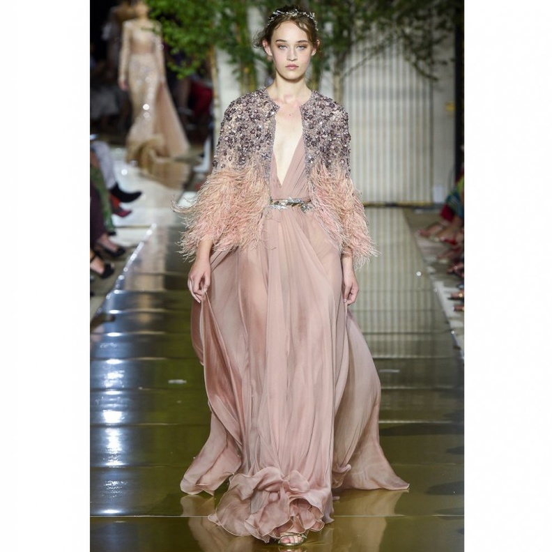 فستان من زهير مراد