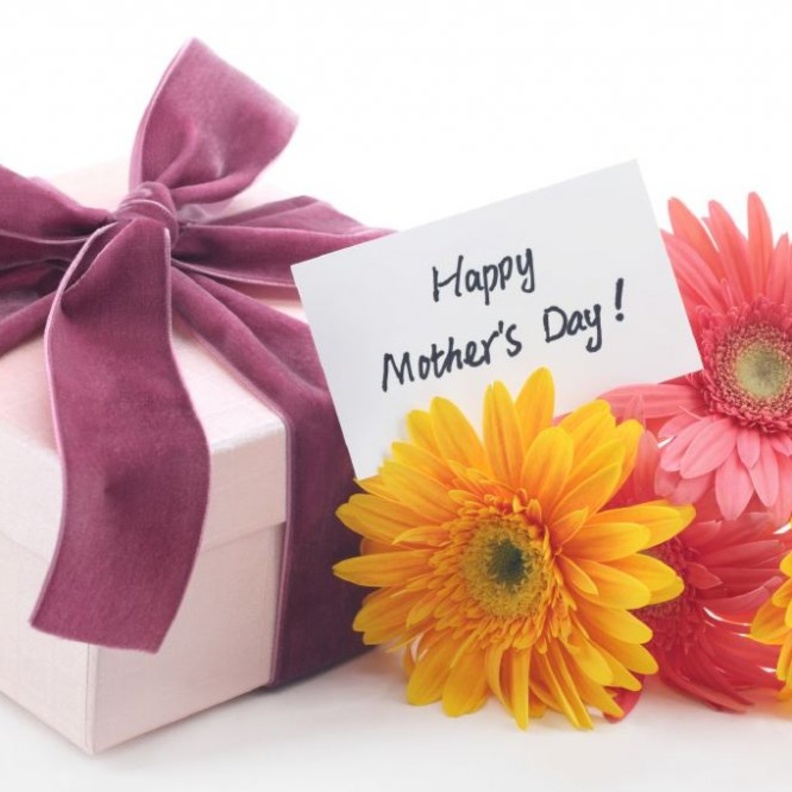 في يوم الأم ماذا اهدت السعوديات والداتهن