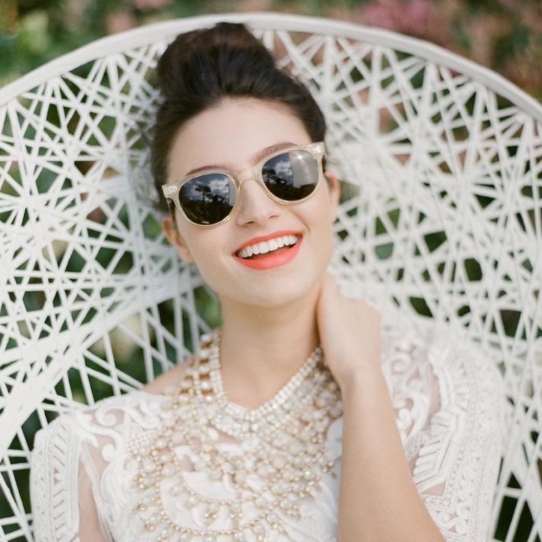 مستحضرات العروس من المكياج في شهر العسل