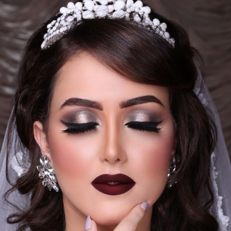 مكياج فضي براق للعروس من شريفة الهرمودي
