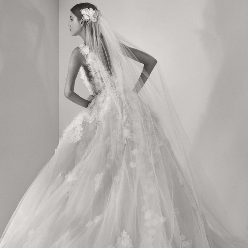  المرهف فستان عرس من تصميم ايلي صعب