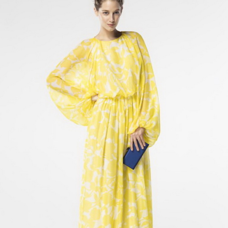 تصاميم مرحة وكلاسيكية من Carolina Herrera لربيع 2016