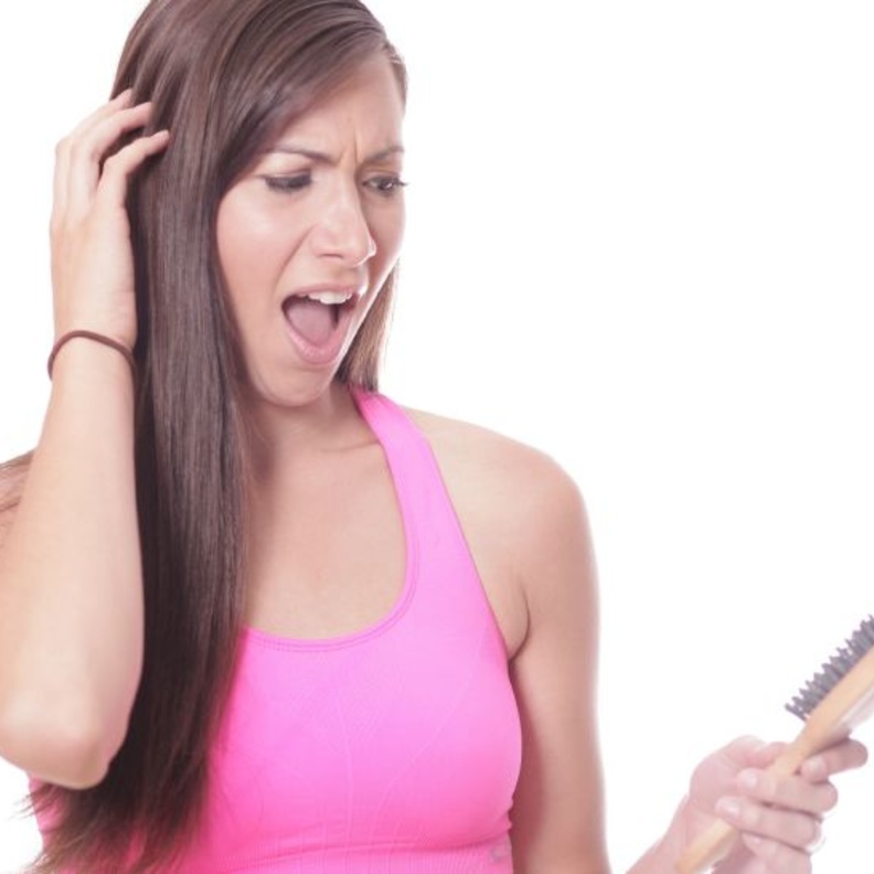 نقص فيتامين د سيتسبب في تساقط شعرها 