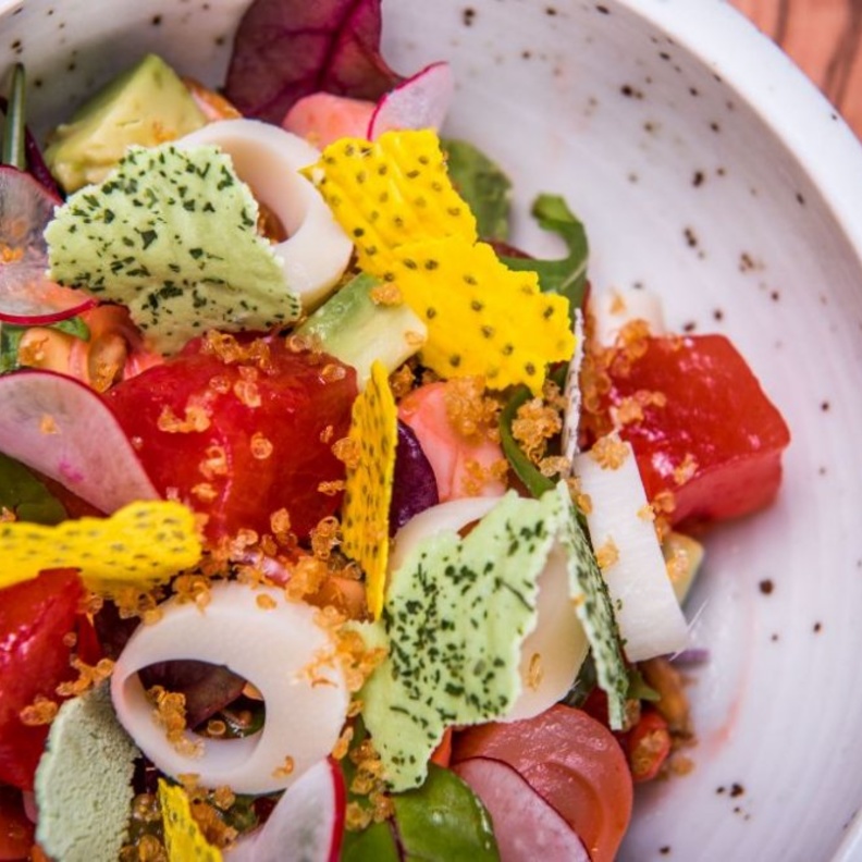 من وحي نشأته في أميركا اللاتينية وتأثّره بدول الشرق، أعدّ الشيف روبيرتو قائمة تشمل باقة من الأطباق اللذيذة