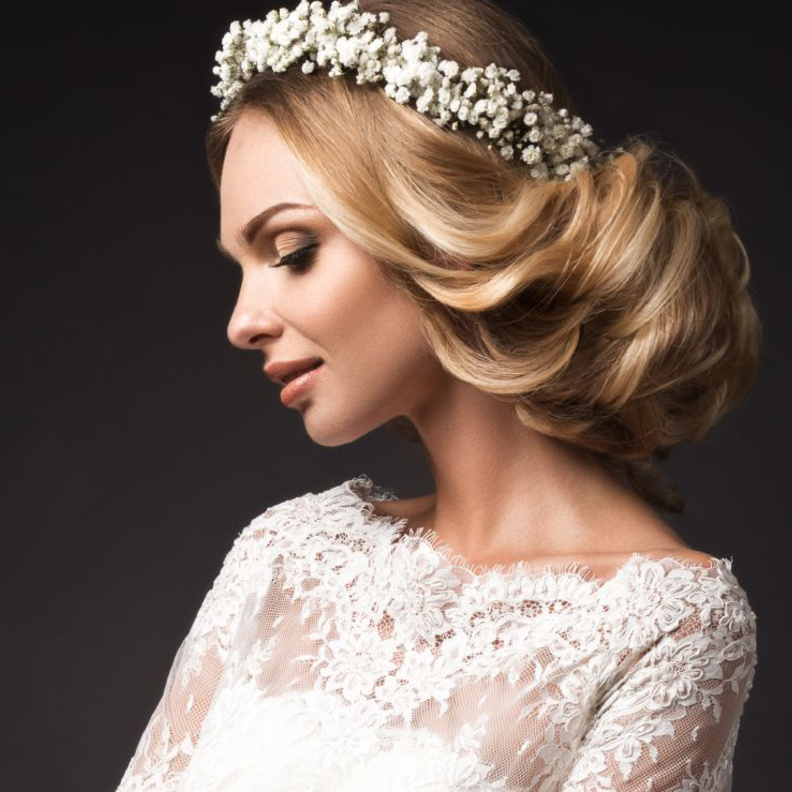 وصفات طبيعية لتنعيم شعر العروس قبل حفل الزفاف