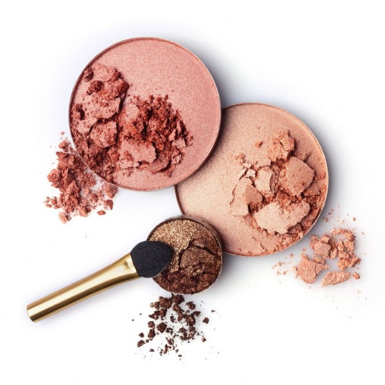 ضعي كمية قليلة من الماء المعقم