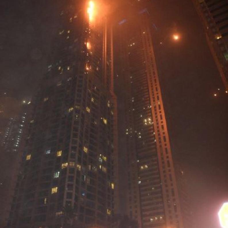 حريق في ثاني أكبر برج سكني بدبي