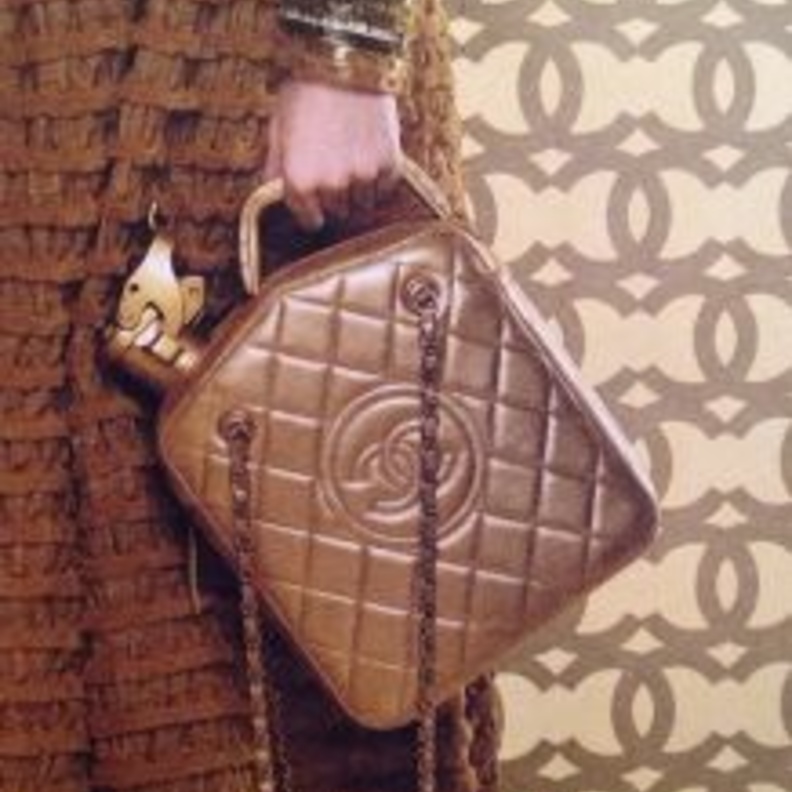 ما هي حقيبة Chanel الجديدة المثيرة للجدل؟