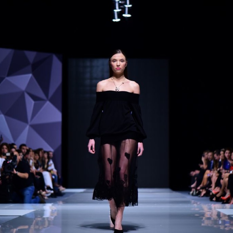 إنجي شلهوب ضيفة الشرف في معرض بيروت للأزياء