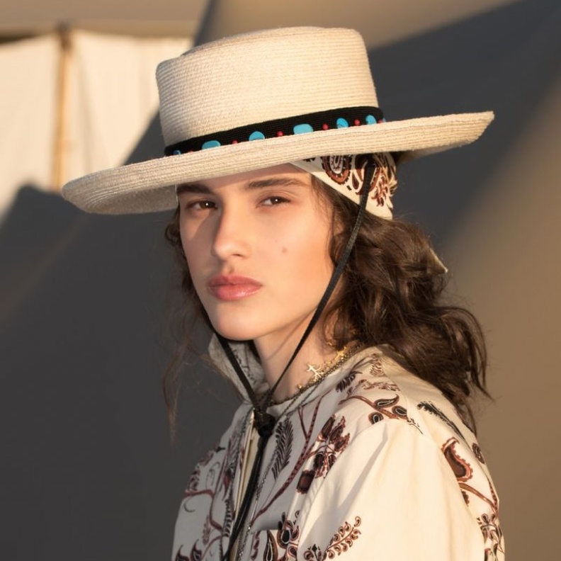 الألوان الغنية والترابية لصحراء كليفورنيا