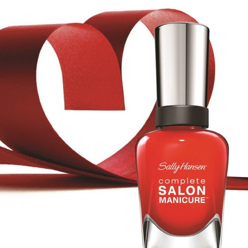 NEW FLAME لون الحب من Sally Hansen في يوم الحب