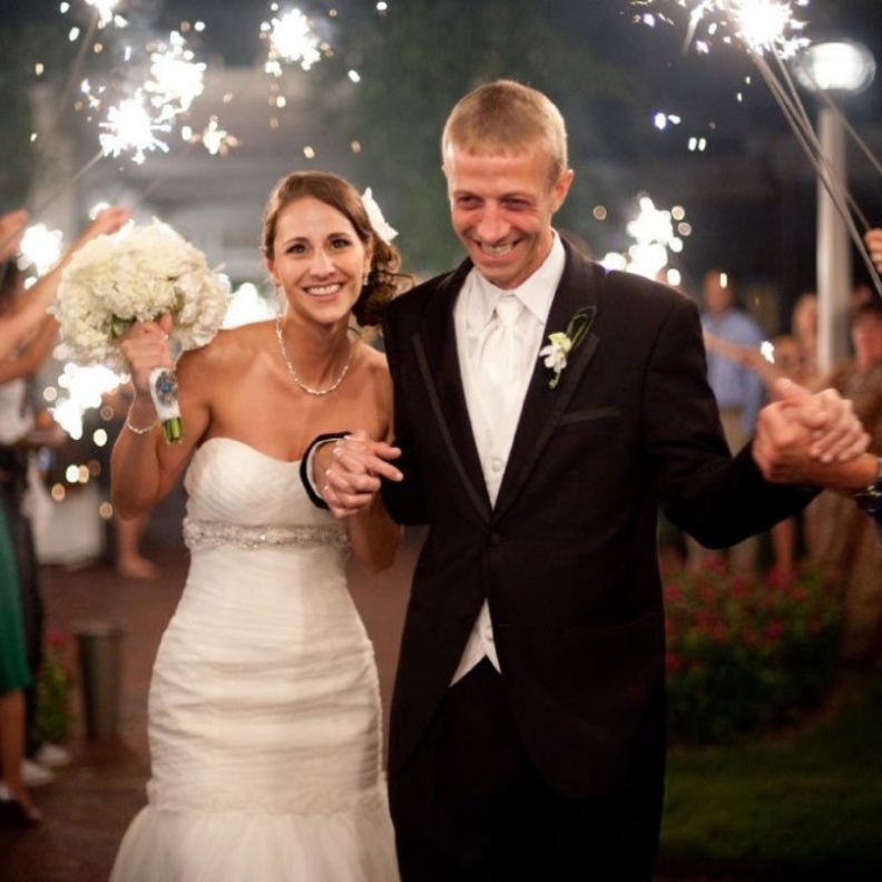 "السباركلز" تسلية ممتعة في حفلات الزفاف 