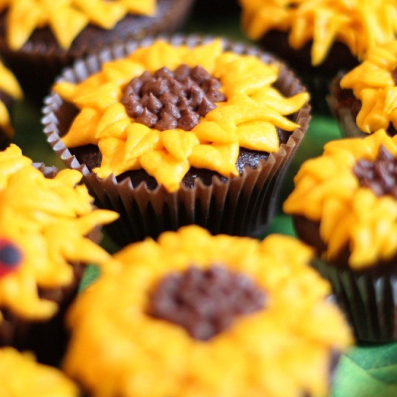 فليشعّ زفافك باللون الأصفر