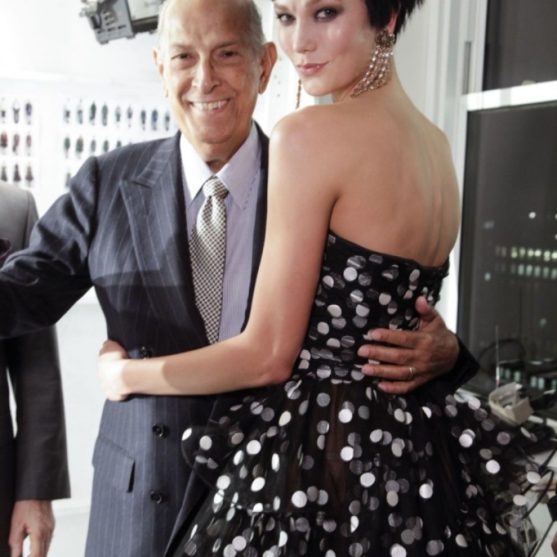 صور حصرية لـ"هي" من كواليس عرض Oscar De La Renta FW14